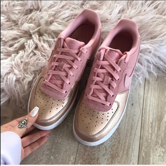 NWT Nike Air Force 1 Rare Pink/Gold - Picture 4 of 8